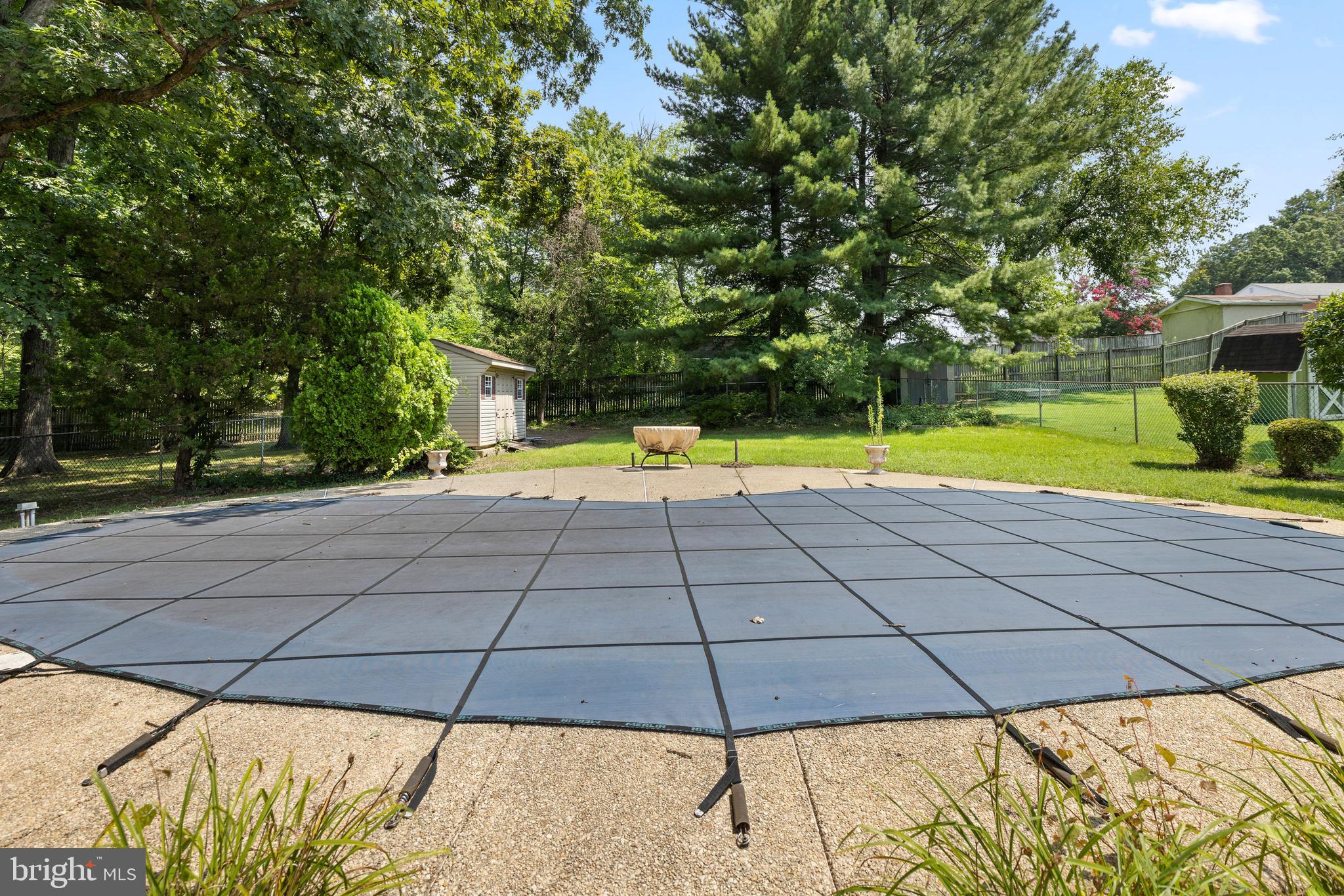 1008 Rosedale Avenue Baltimore, MD 21237 - Photo 40 of 45 a view of an outdoor space with swimming pool