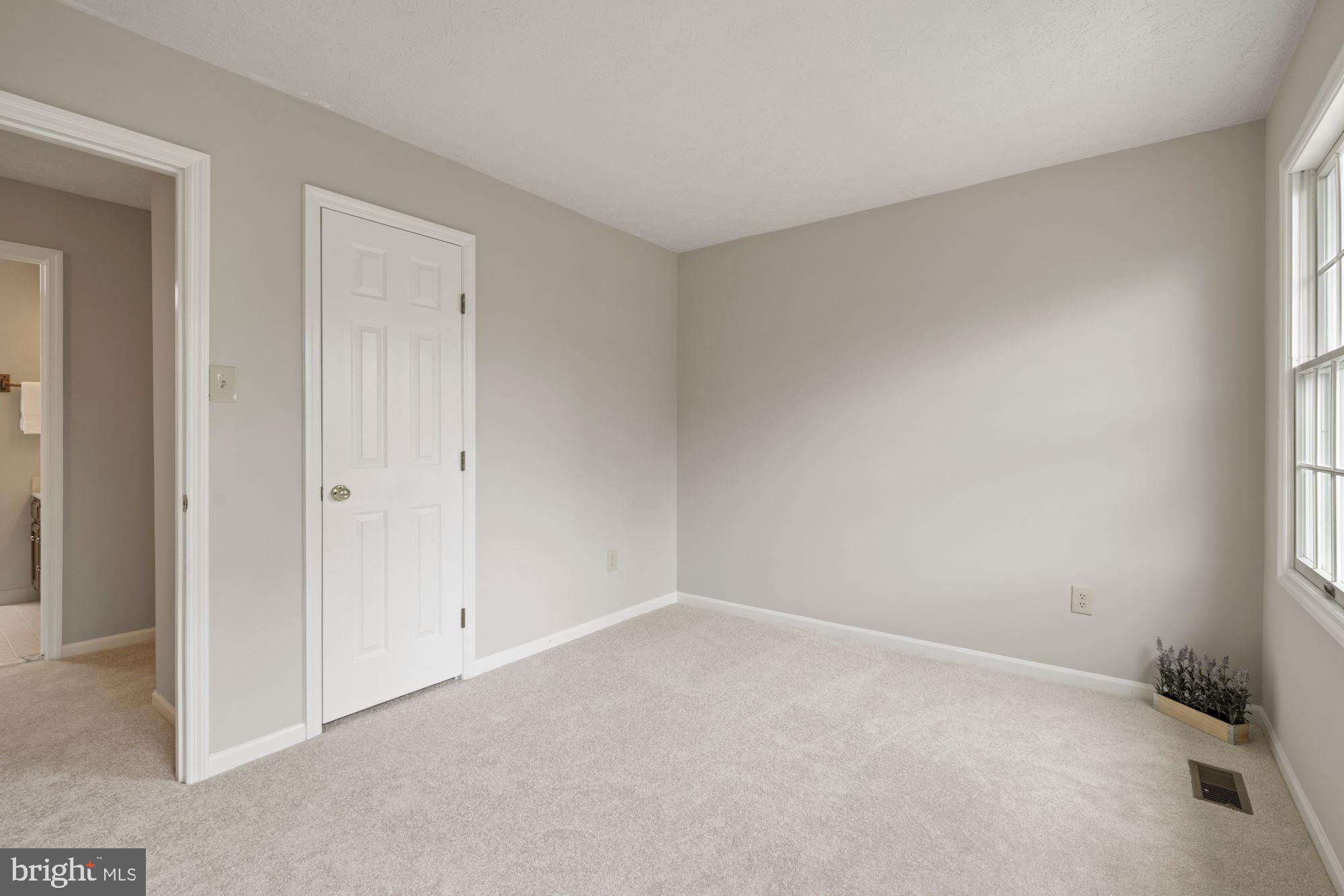 13464 Bregman Road Silver Spring, MD 20904 - Photo 28 of 53 Upgraded New Plush Carpet!