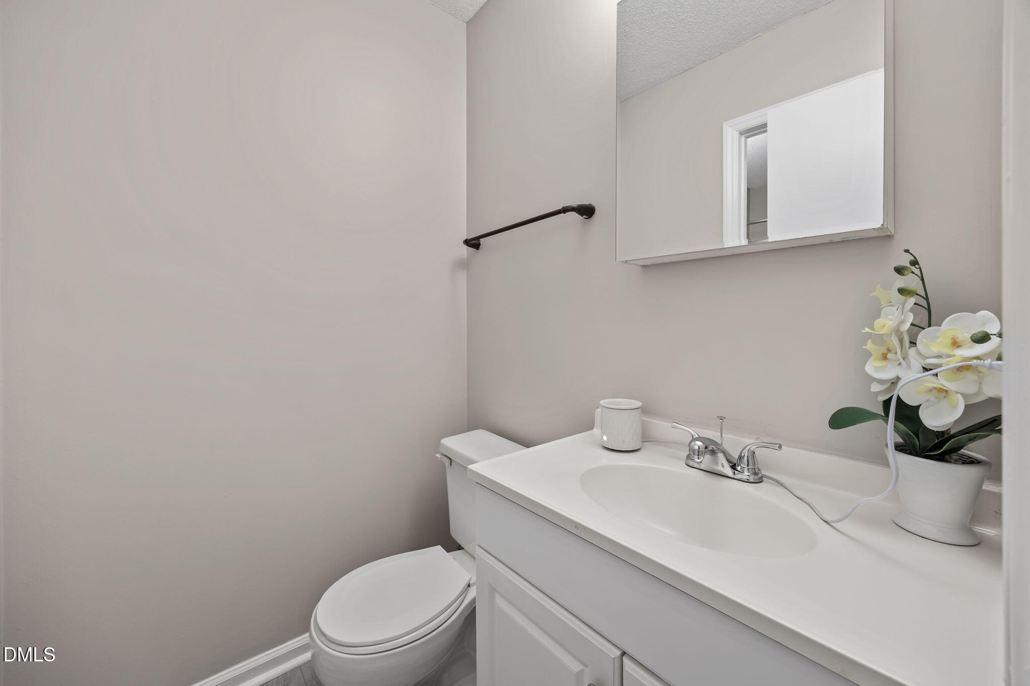 831 Dalewood Drive Raleigh, NC 27610 - Photo 15 of 21 24-web-or-mls-IMG_6583