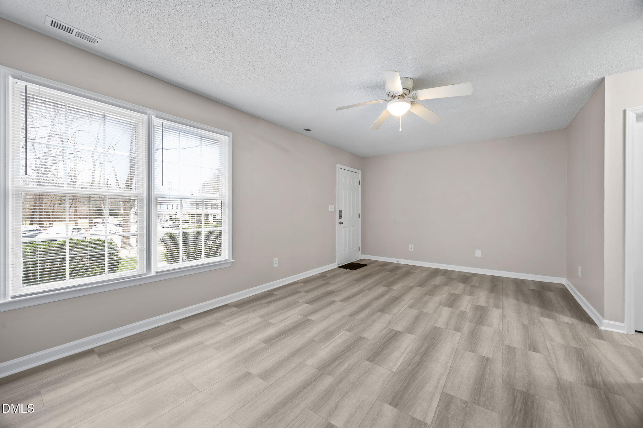 831 Dalewood Drive Raleigh, NC 27610 - Photo 4 of 21 13-web-or-mls-IMG_6550