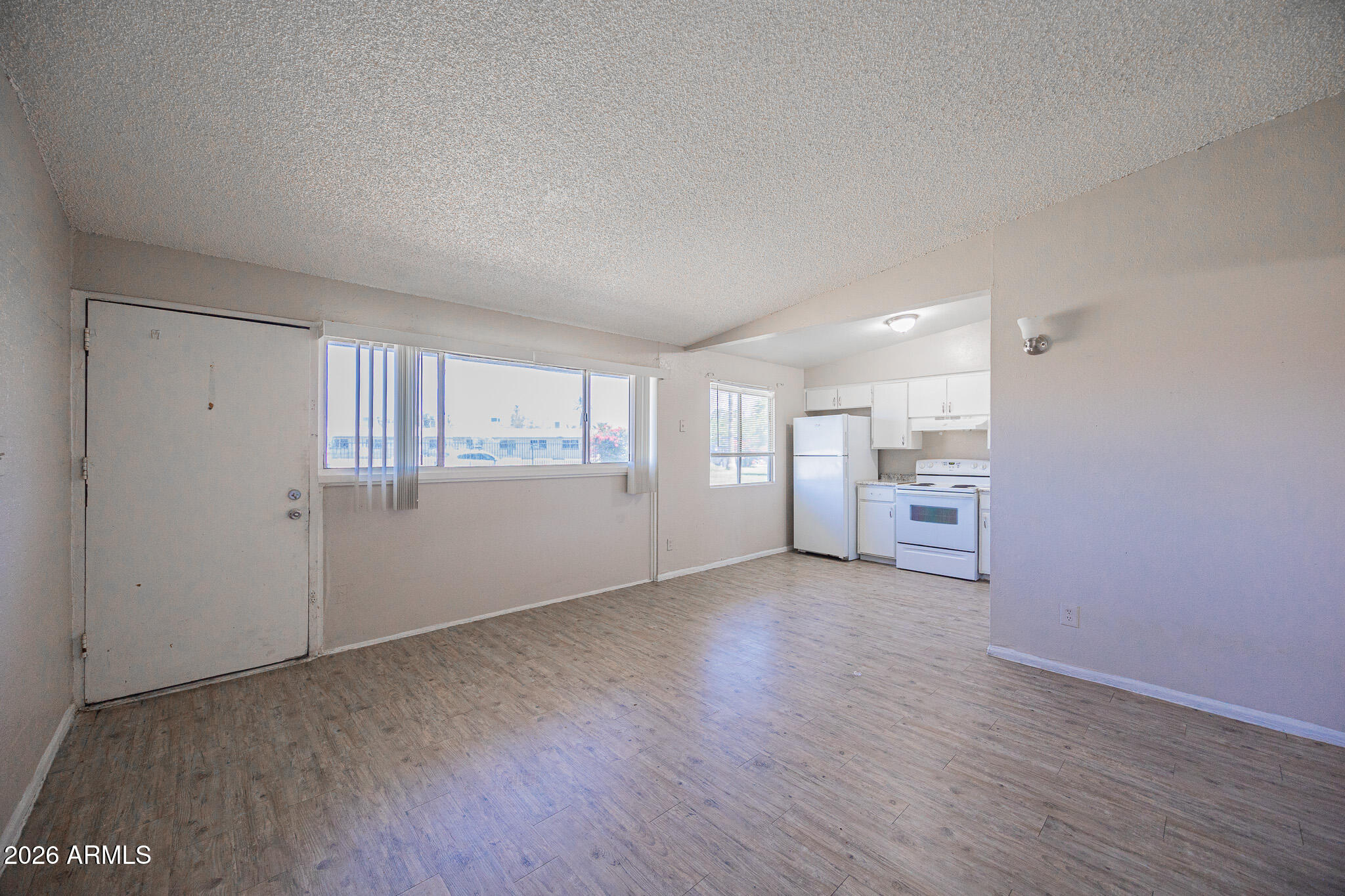 2123 West Devonshire Avenue, Unit 9 Phoenix, AZ 85015 - Photo 3 of 12 B33A6998