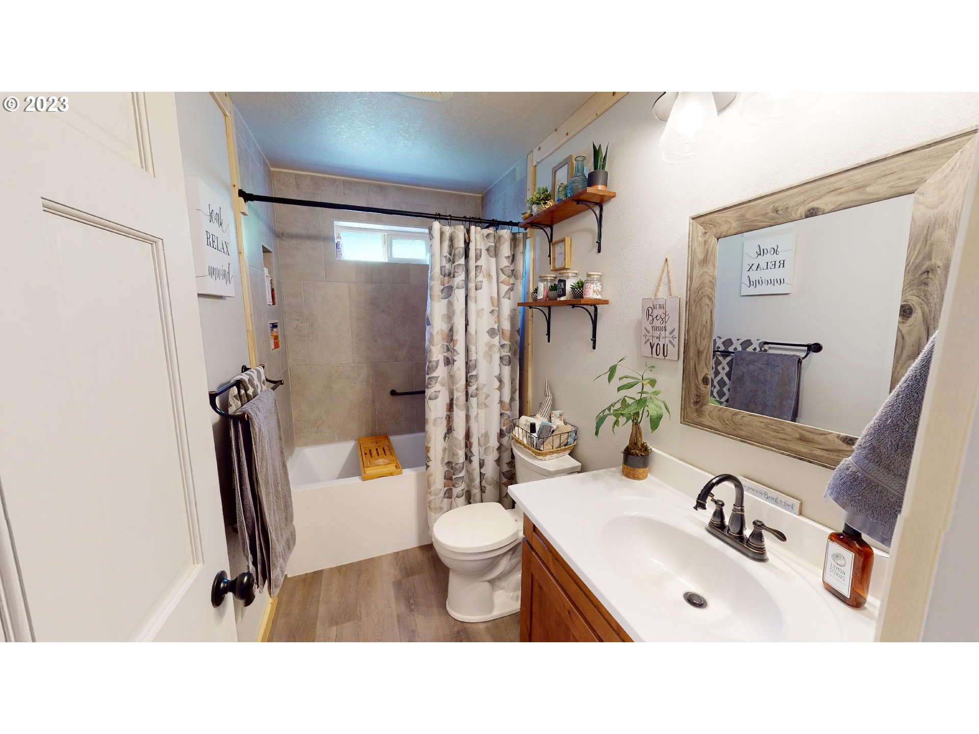27786 Hunter Creek Road Gold Beach, OR 97444 - Photo 28 of 45 Bathroom