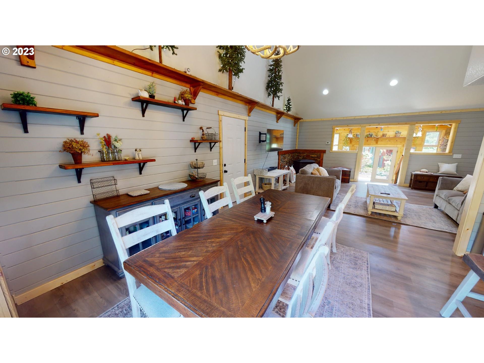 27786 Hunter Creek Road Gold Beach, OR 97444 - Photo 10 of 45 Dining Room