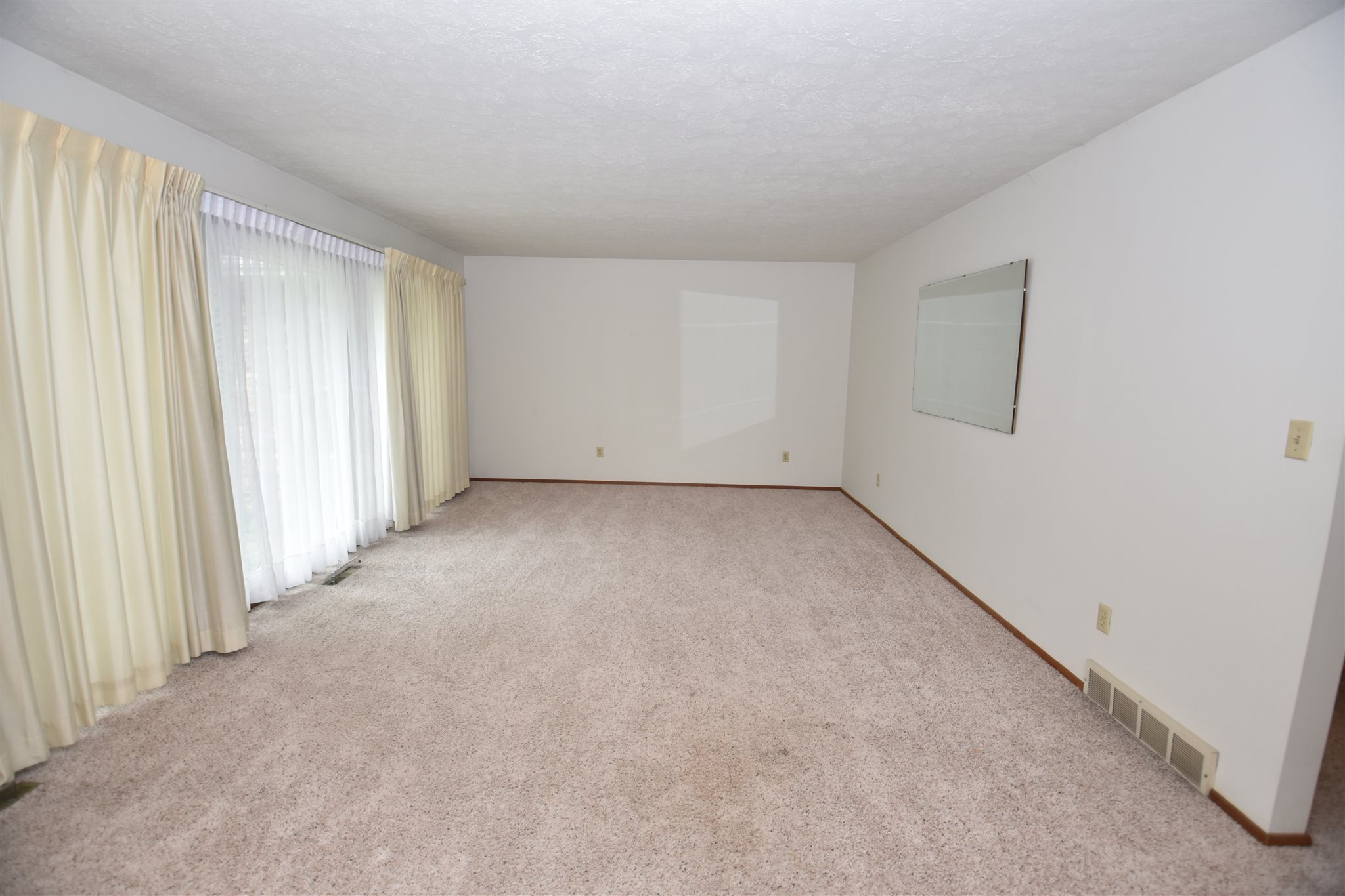 54560 Buckeye Road Mishawaka, IN 46545 - Photo 16 of 33 Gallery Image 16