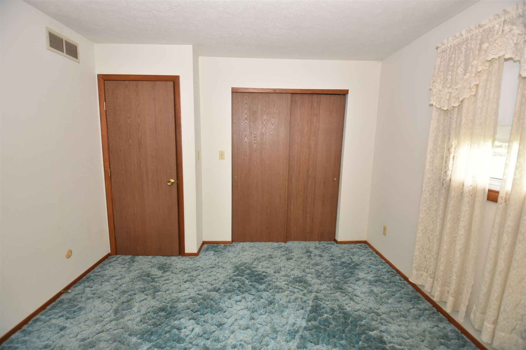 54560 Buckeye Road Mishawaka, IN 46545 - Photo 20 of 33 Gallery Image 20
