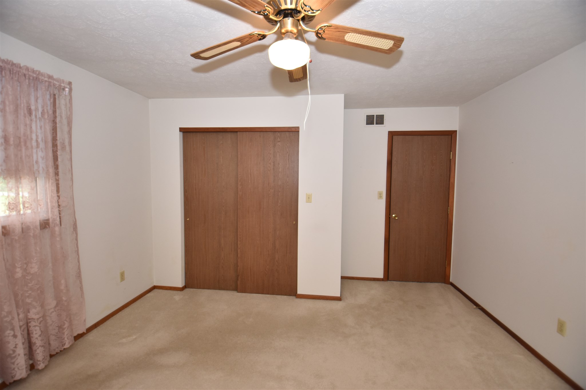 54560 Buckeye Road Mishawaka, IN 46545 - Photo 22 of 33 Gallery Image 22