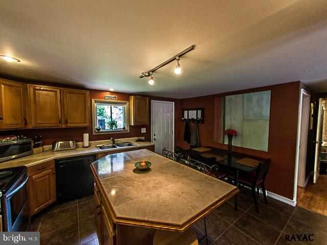 195 Canal Road York, PA 17406 - Photo 4 of 35 Gallery Image 4