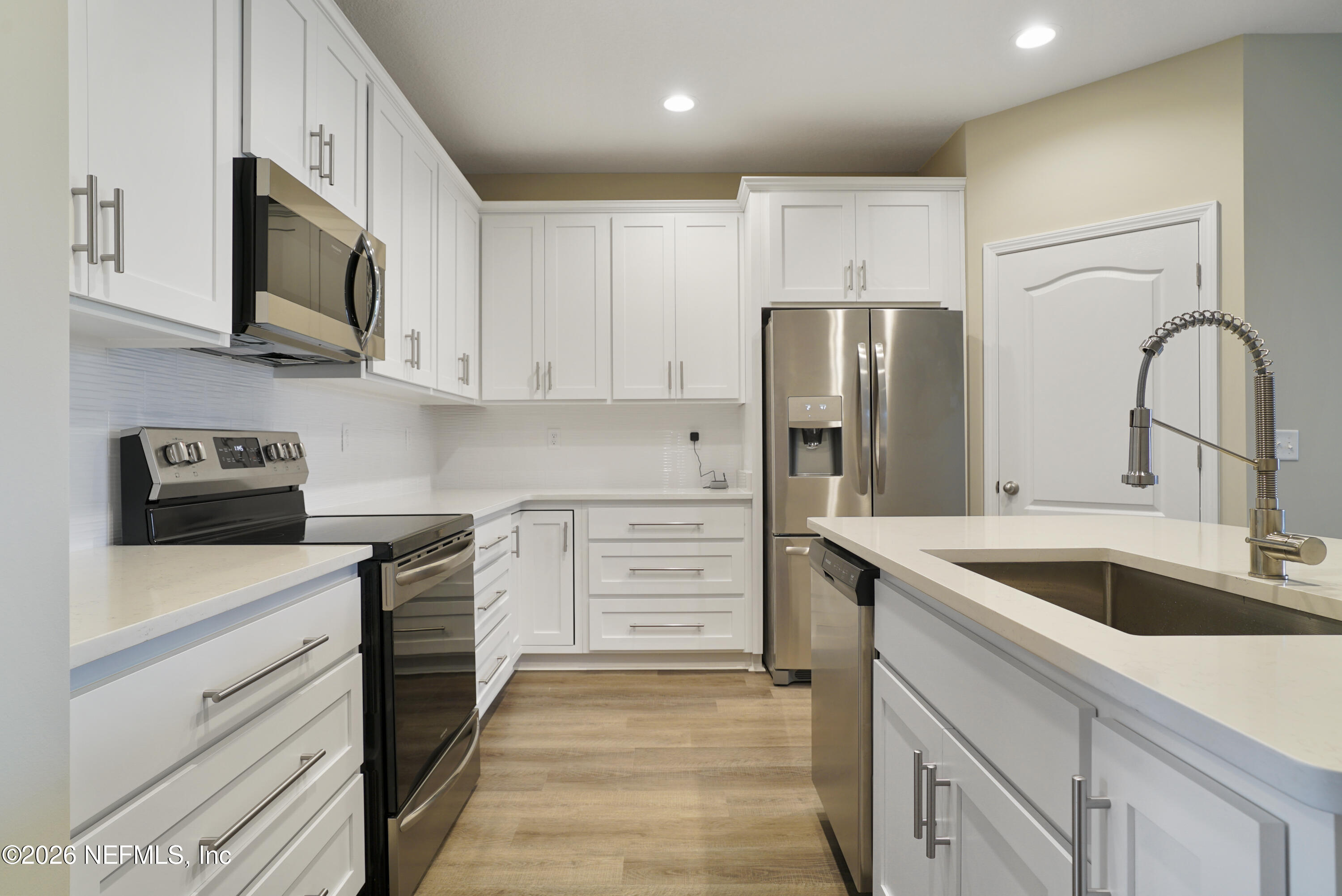 142 Castro Court St. Johns, FL 32259 - Photo 3 of 41 A Chef's Delight!