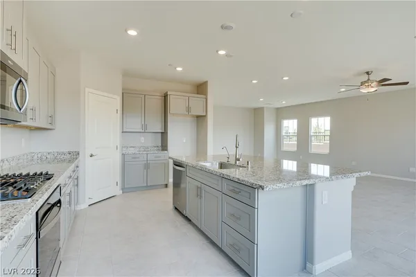 $2,715 | 323 Canary Song Drive, Henderson, NV 89011