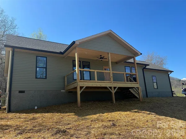 $460,000 | 118 Max Vw Drive, Leicester, NC 28748