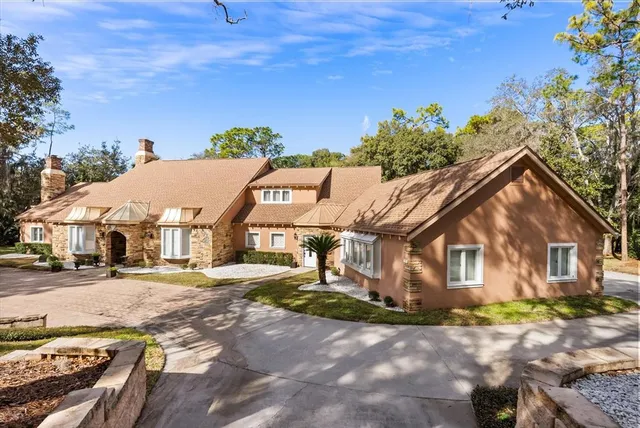 a view of an entryway