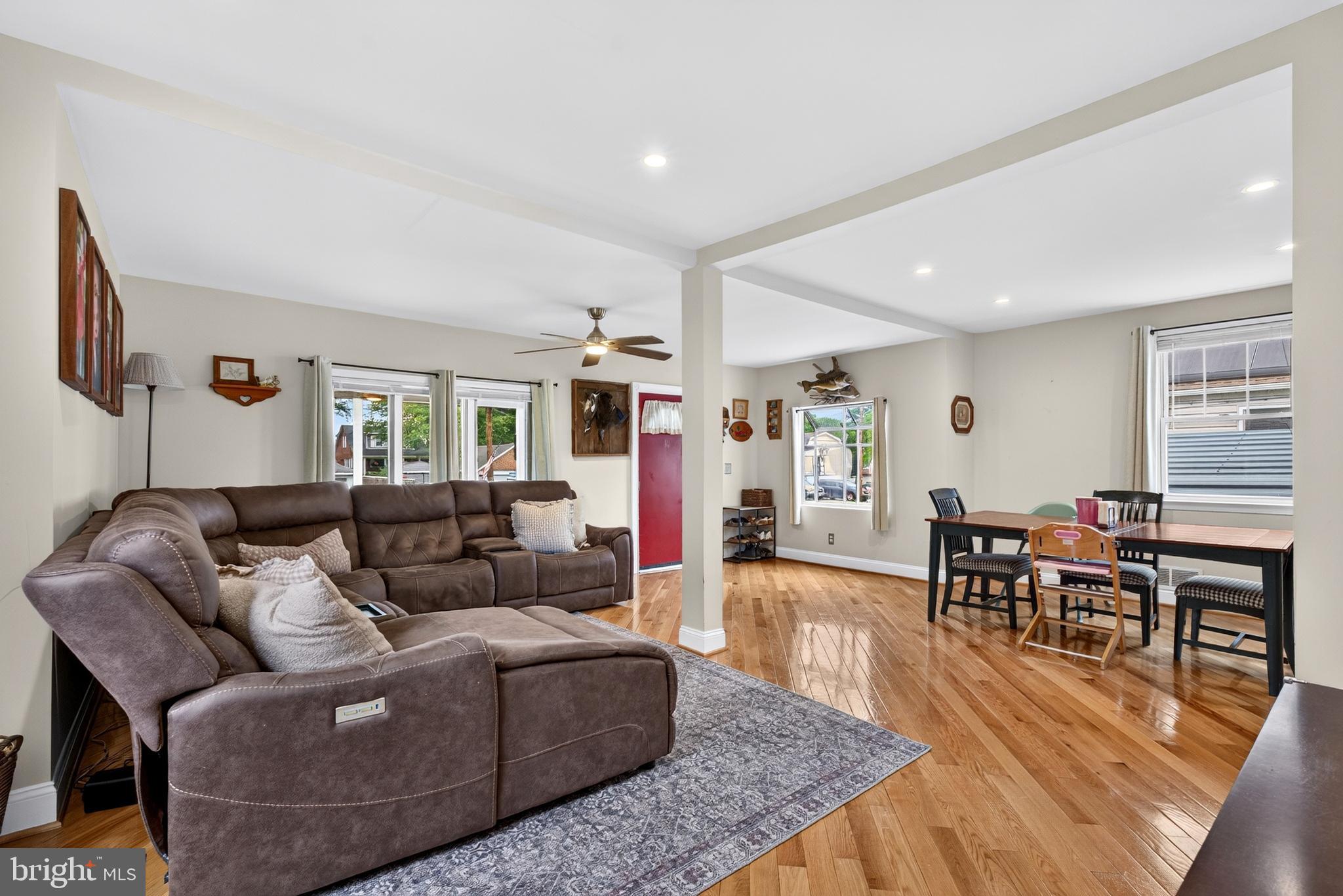 7415 Greenbank Road Middle River, MD 21220 - Photo 10 of 44 Living room
