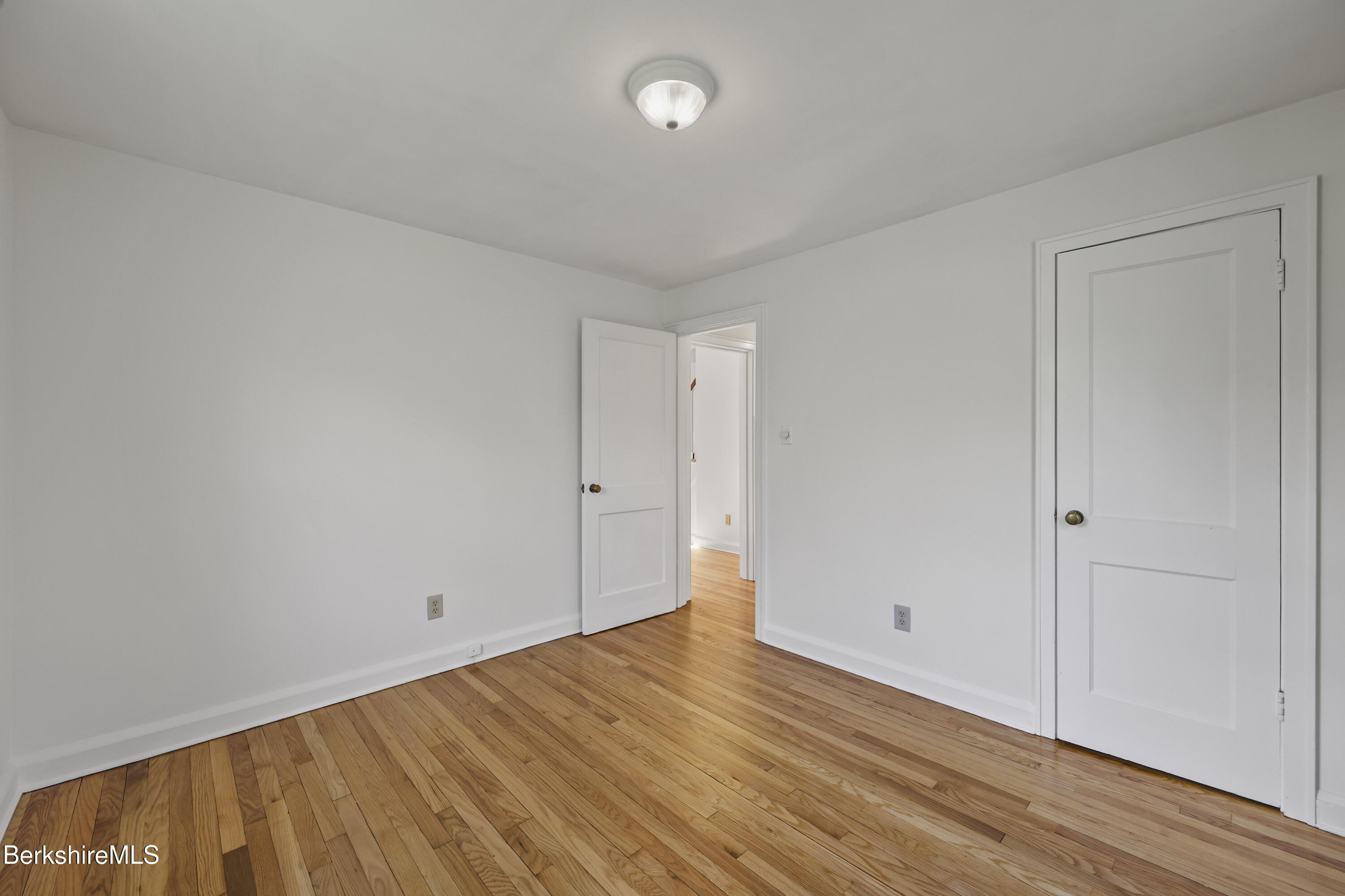 194 Eleanor Road Pittsfield, MA 01201 - Photo 19 of 39 105 Bedroom One