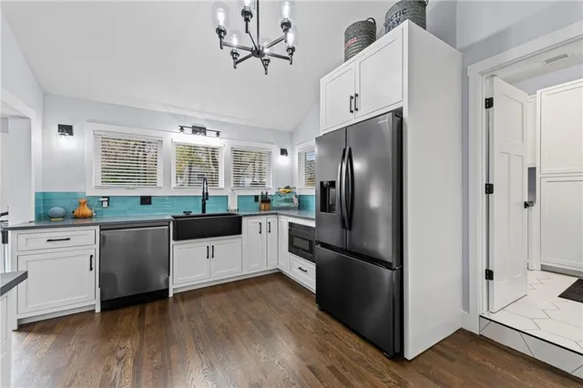 $314,000 | 401 Southwest 18 Street, Blue Springs, MO 64015