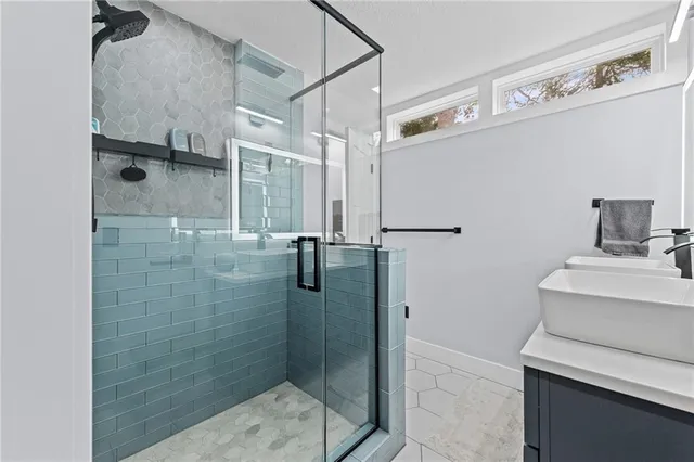 $314,000 | 401 Southwest 18 Street, Blue Springs, MO 64015