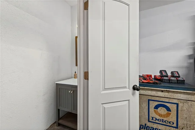 $314,000 | 401 Southwest 18 Street, Blue Springs, MO 64015