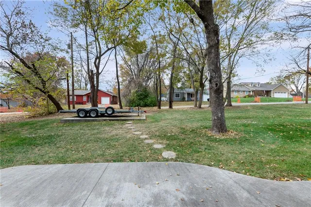 $314,000 | 401 Southwest 18 Street, Blue Springs, MO 64015