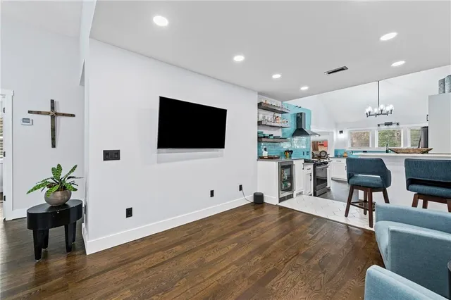 $314,000 | 401 Southwest 18 Street, Blue Springs, MO 64015