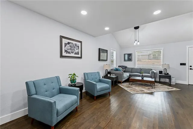 $314,000 | 401 Southwest 18 Street, Blue Springs, MO 64015