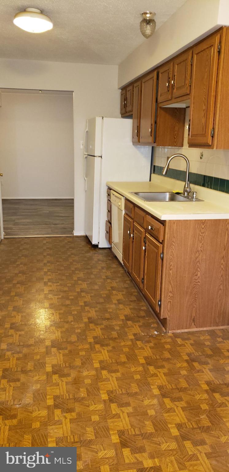 2 Wilcox Court Silver Spring, MD 20906 - Photo 3 of 17 Kitchen
