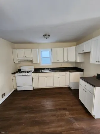 $2,500 | 144 Warren Street, Paterson, NJ 07524