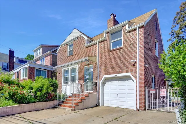 $1,298,000 | 34-08 Murray Lane | Murray Hill - Flushing