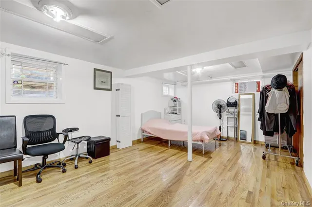 $1,298,000 | 34-08 Murray Lane | Murray Hill - Flushing