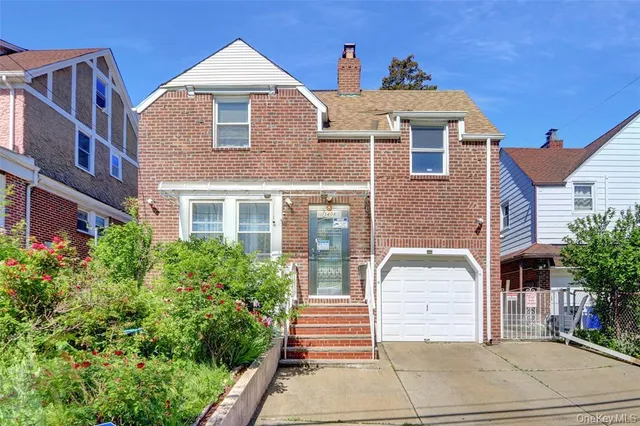 $1,298,000 | 34-08 Murray Lane | Murray Hill - Flushing