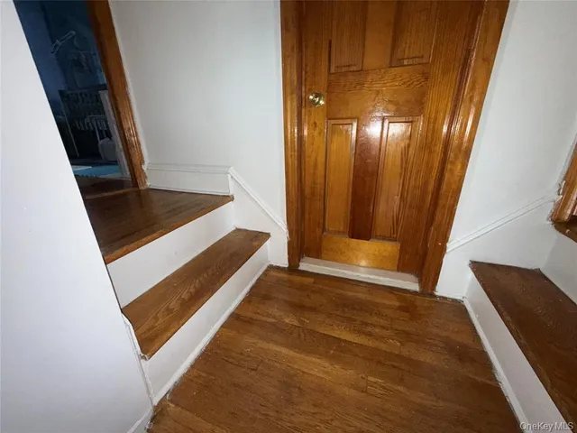 $1,298,000 | 34-08 Murray Lane | Murray Hill - Flushing