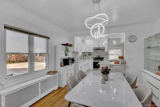 $1,298,000 | 34-08 Murray Lane | Murray Hill - Flushing