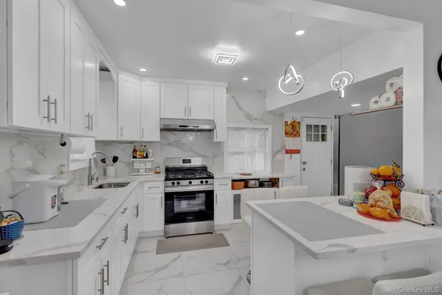 $1,298,000 | 34-08 Murray Lane | Murray Hill - Flushing