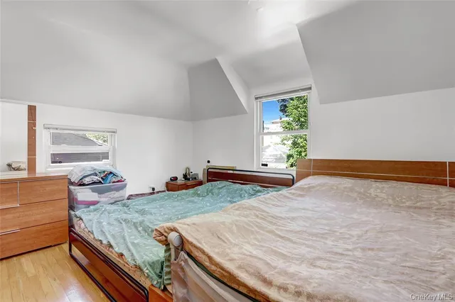 $1,298,000 | 34-08 Murray Lane | Murray Hill - Flushing