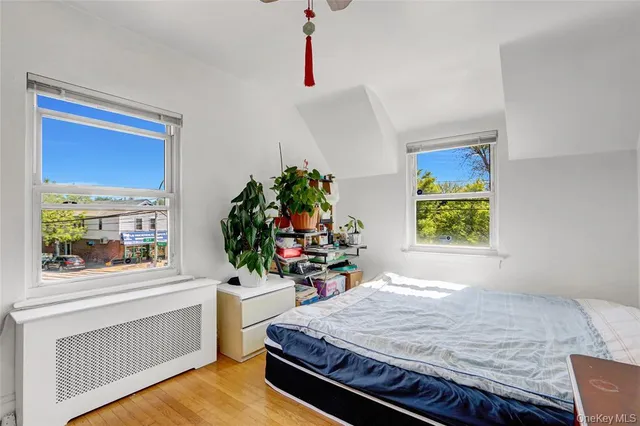 $1,298,000 | 34-08 Murray Lane | Murray Hill - Flushing