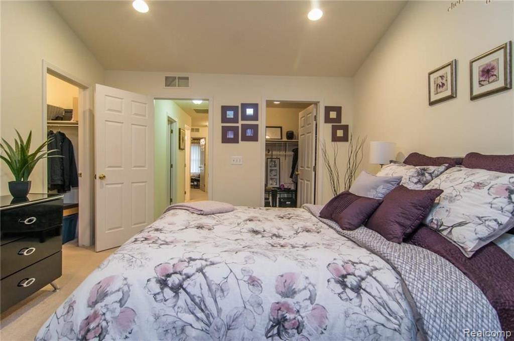11684 Farmington Road Livonia, MI 48150 - Photo 17 of 35