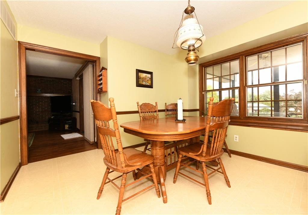8229 Forward Pass Road Indianapolis, IN 46217 - Photo 12 of 30 Gallery Image 12