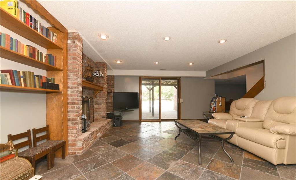 8229 Forward Pass Road Indianapolis, IN 46217 - Photo 21 of 30 Gallery Image 21