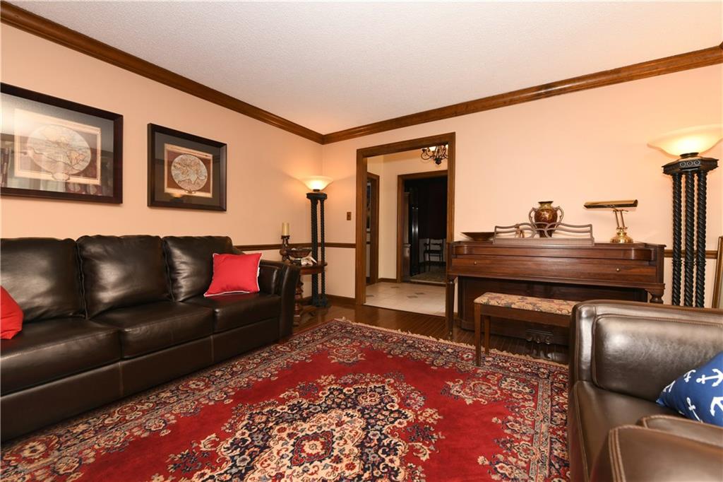 8229 Forward Pass Road Indianapolis, IN 46217 - Photo 6 of 30 Gallery Image 6