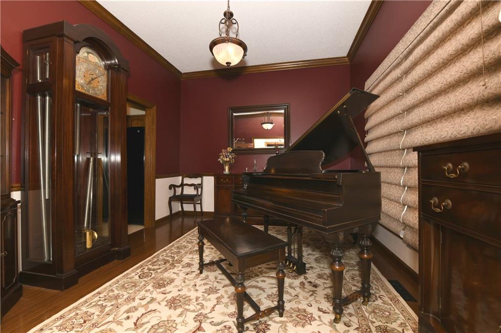 8229 Forward Pass Road Indianapolis, IN 46217 - Photo 7 of 30 Gallery Image 7