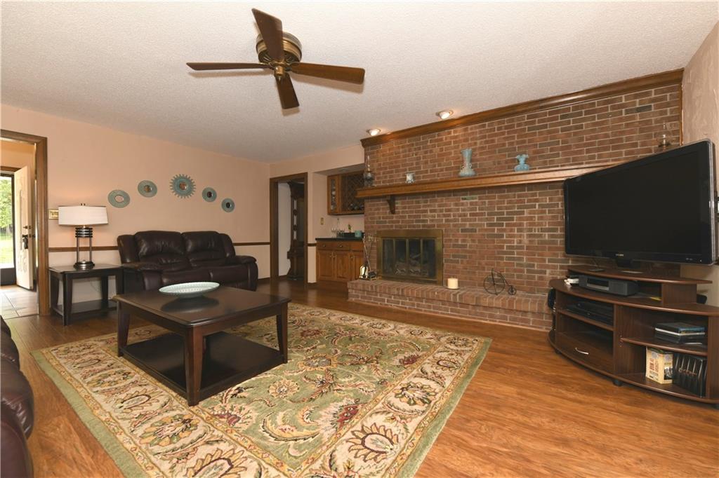 8229 Forward Pass Road Indianapolis, IN 46217 - Photo 8 of 30 Gallery Image 8