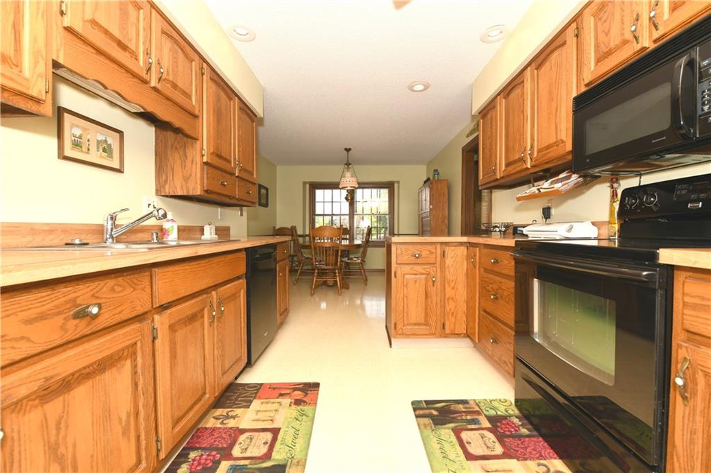 8229 Forward Pass Road Indianapolis, IN 46217 - Photo 10 of 30 Gallery Image 10