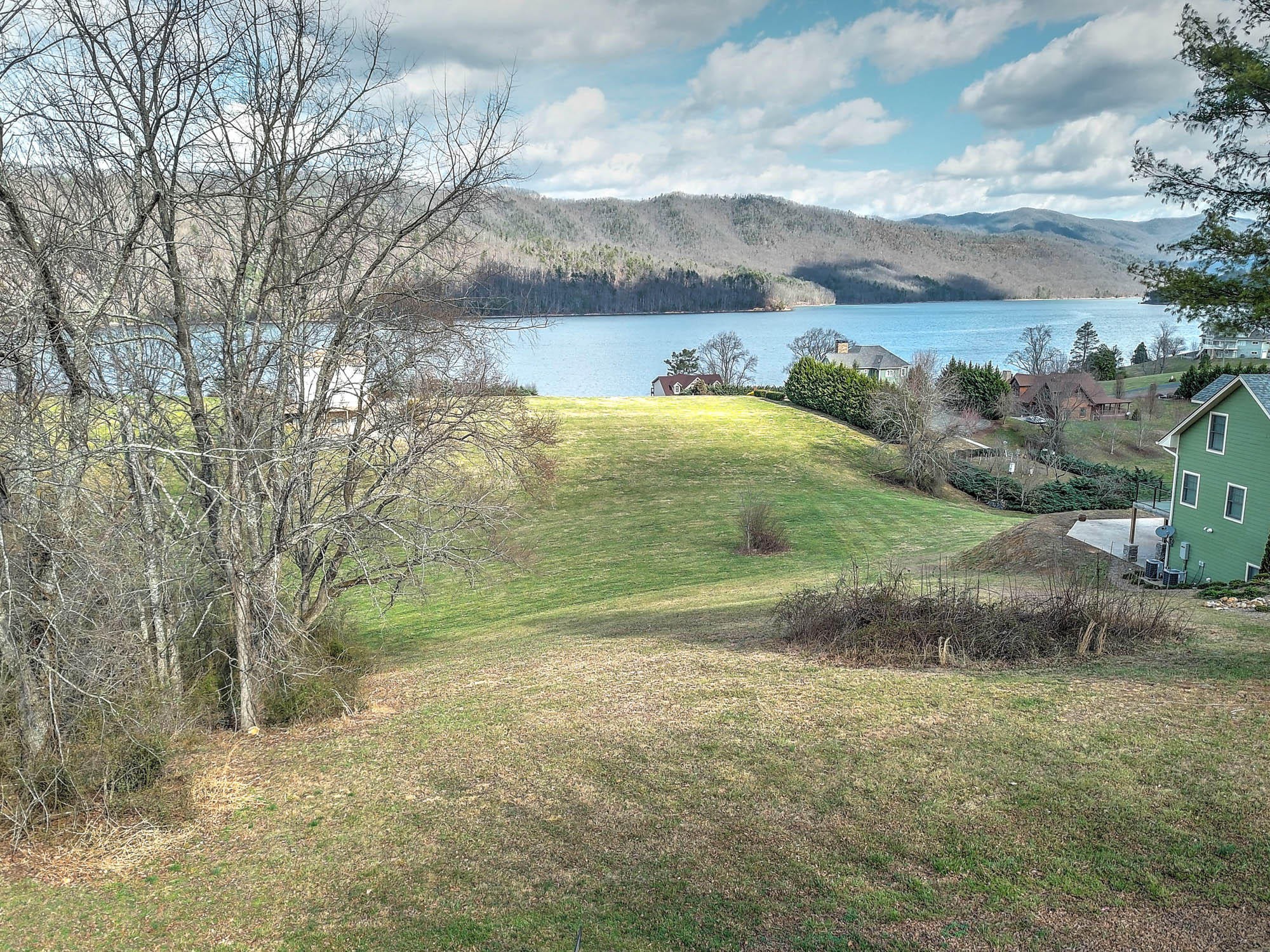 89 Harbor View Road Butler, TN 37640 - Photo 1 of 16 Gallery Image 1