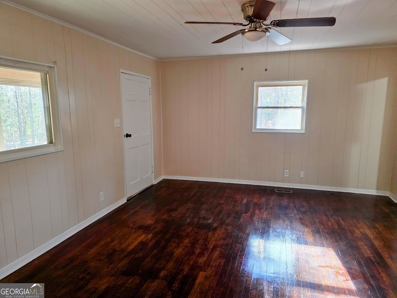 2226 Pickard Road Thomaston, GA 30286 - Photo 11 of 23 Living Room