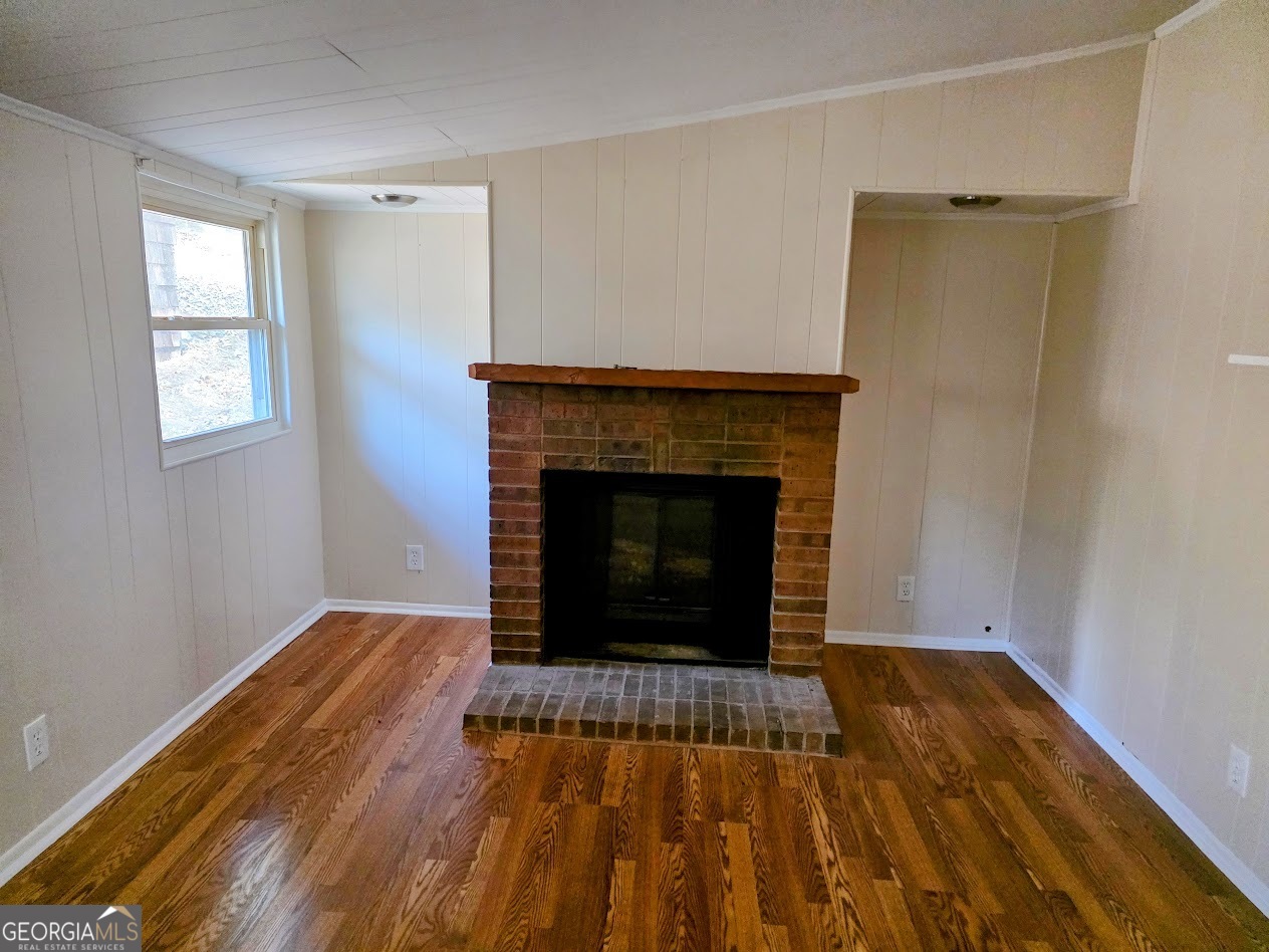 2226 Pickard Road Thomaston, GA 30286 - Photo 6 of 23 Great Room with woodburning fireplace
