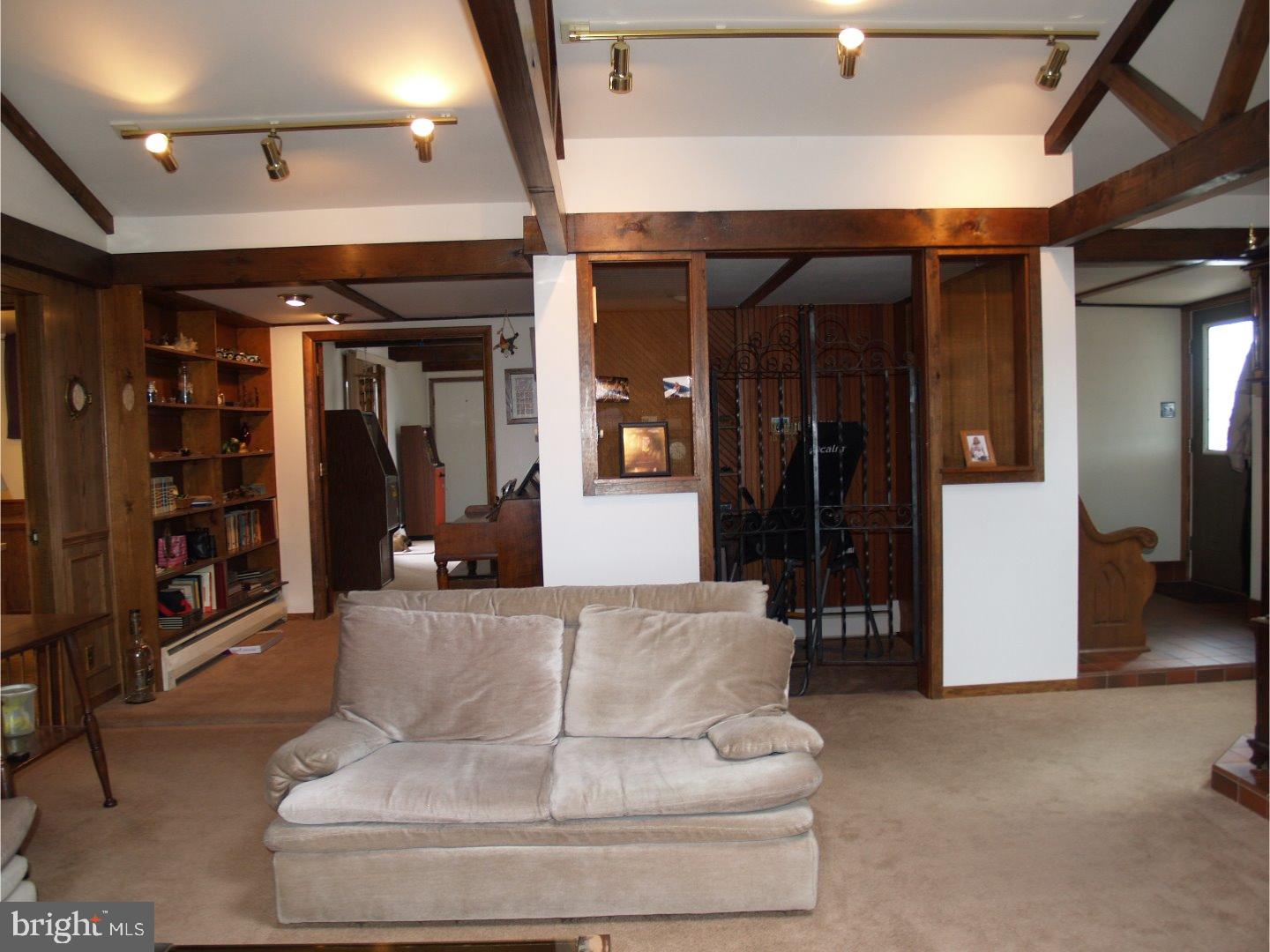 2435 Treichler Road Palm, PA 18070 - Photo 14 of 25 Gallery Image 14