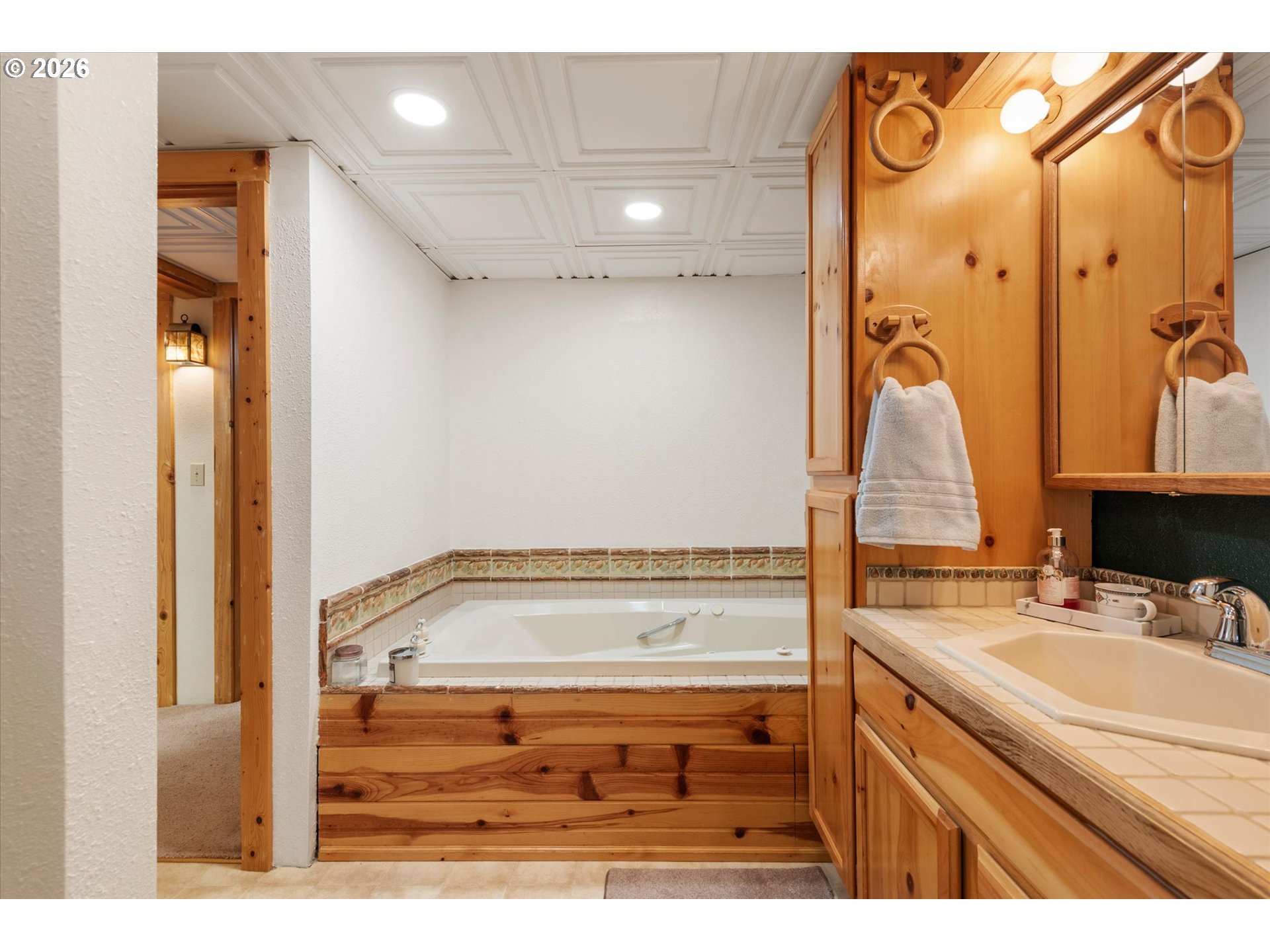 72333 Darr Road Elgin, OR 97827 - Photo 31 of 47 Jacuzzi