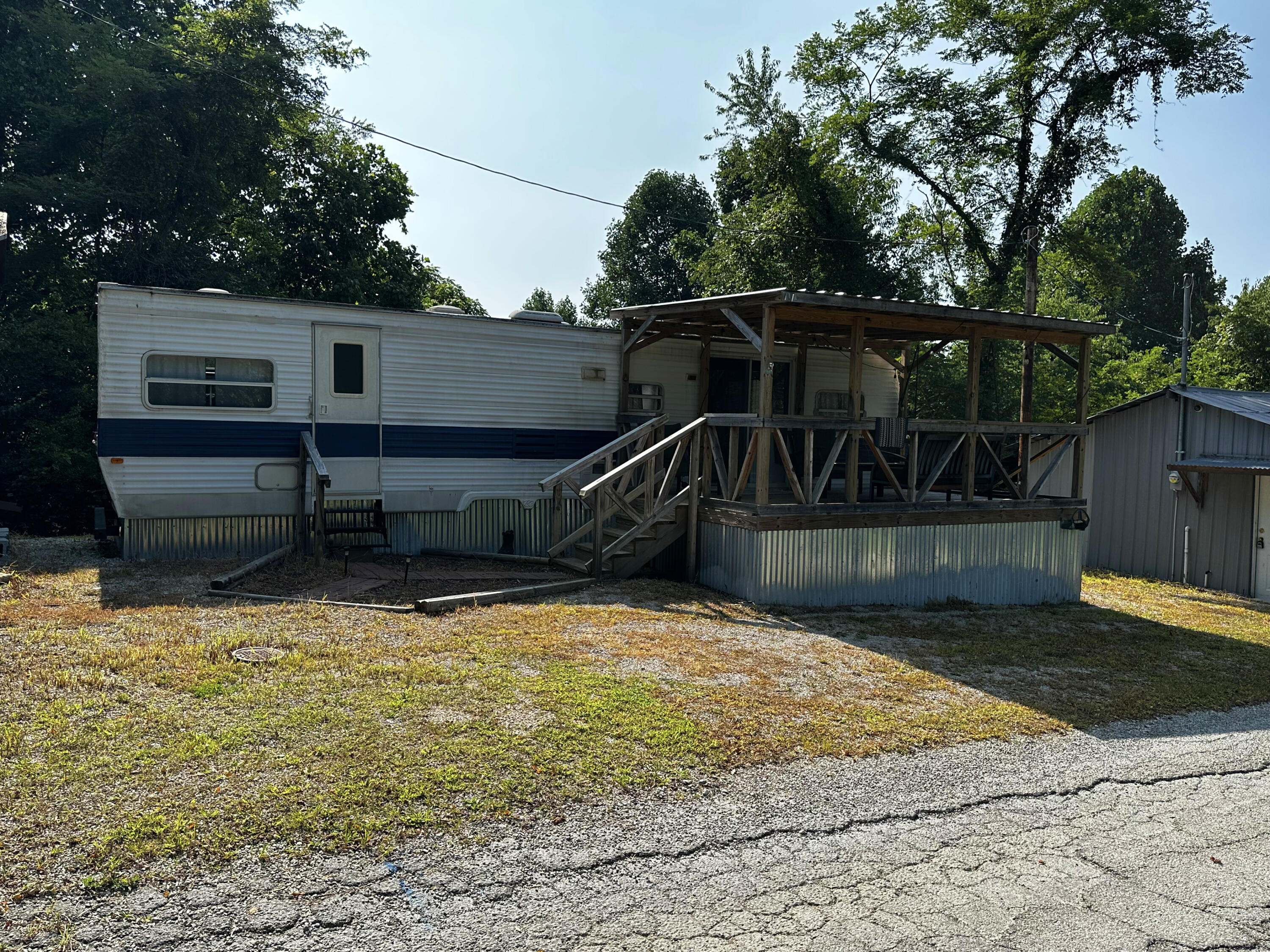 37 Lairson Road Zoe, KY 41397 - Photo 2 of 14 IMG_8134_Original