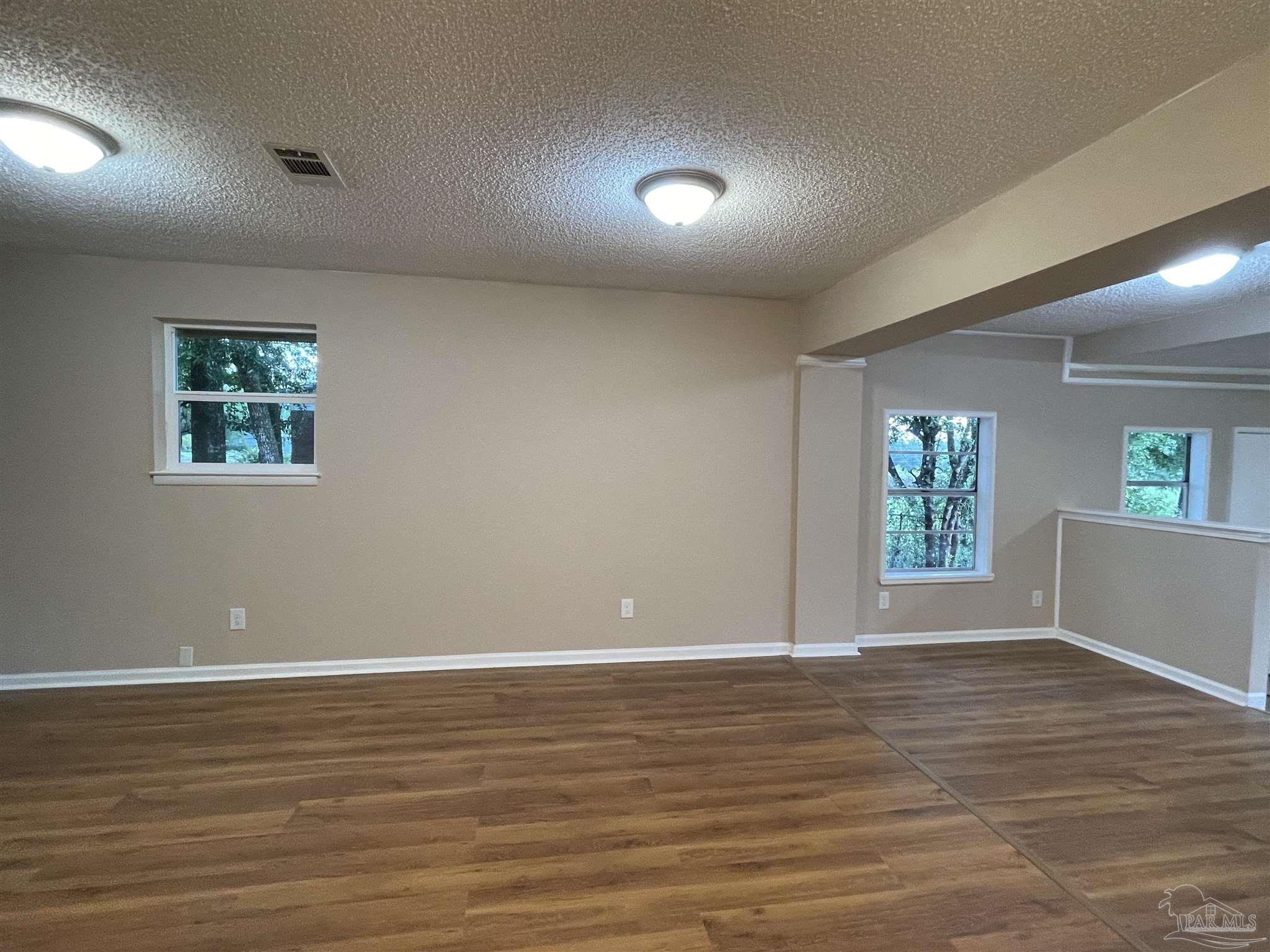 6985 Oakcliff Road Pensacola, FL 32526 - Photo 8 of 32 Gallery Image 8
