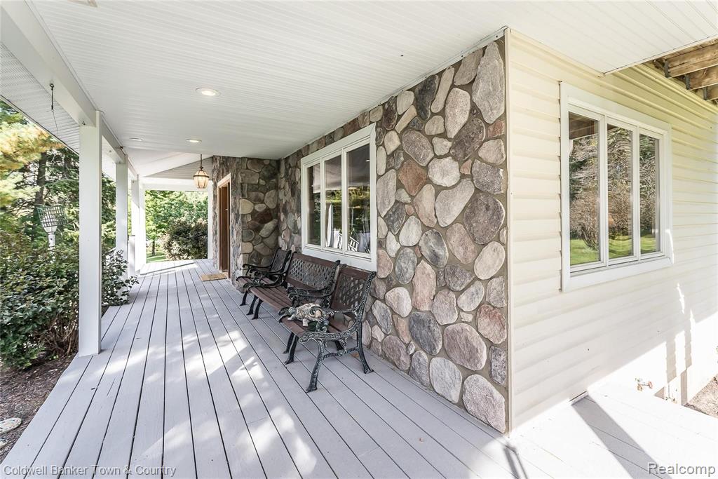 1810 North Hughes Road Howell, MI 48843 - Photo 12 of 55