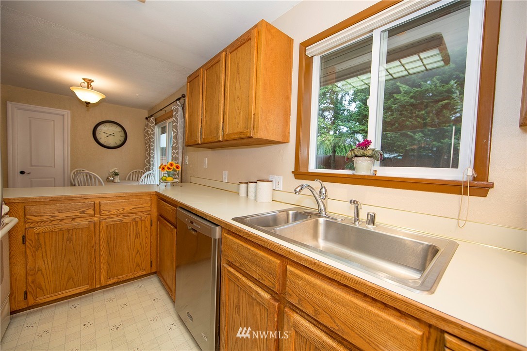 19726 100th Avenue Northeast Bothell, WA 98011 - Photo 7 of 19 Gallery Image 7