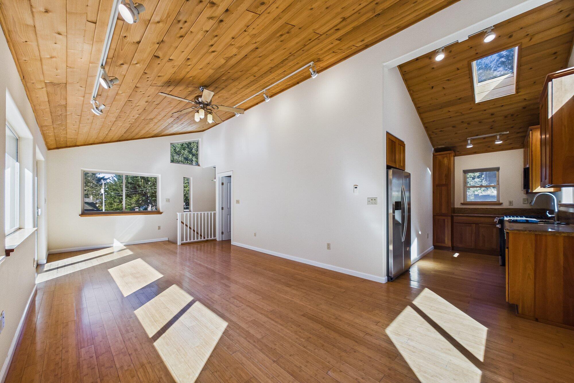 950 Spring Road Shelter Cove, CA 95589 - Photo 4 of 42